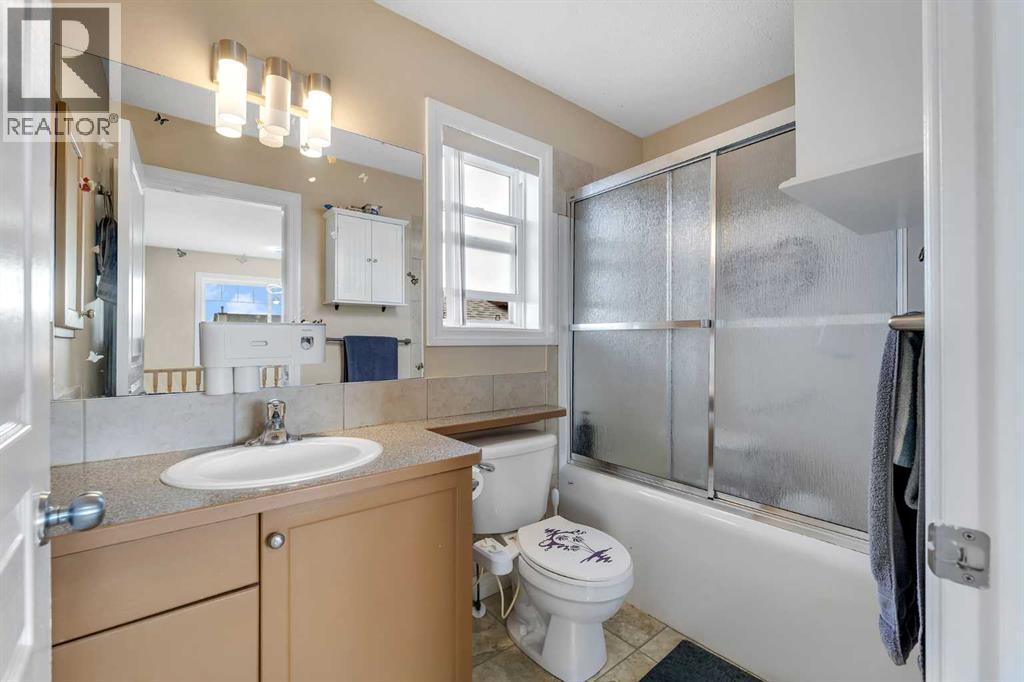 Single Family House for Sale in  Tarawood Place NE Taradale Calgary 