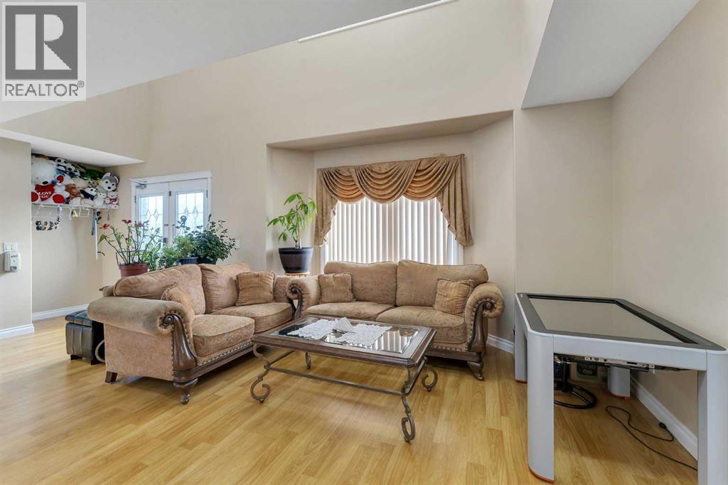 Single Family House for Sale in  Tarawood Place NE Taradale Calgary 