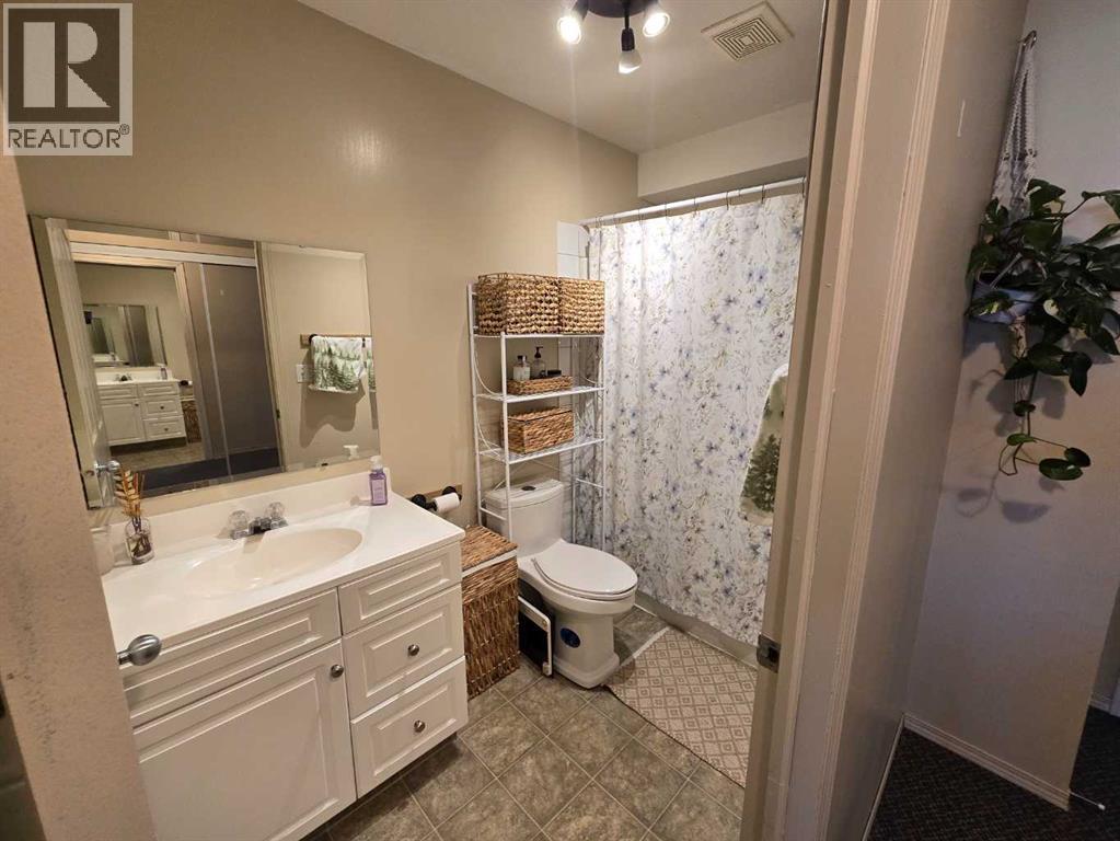 7021 Deer Street, Lacombe