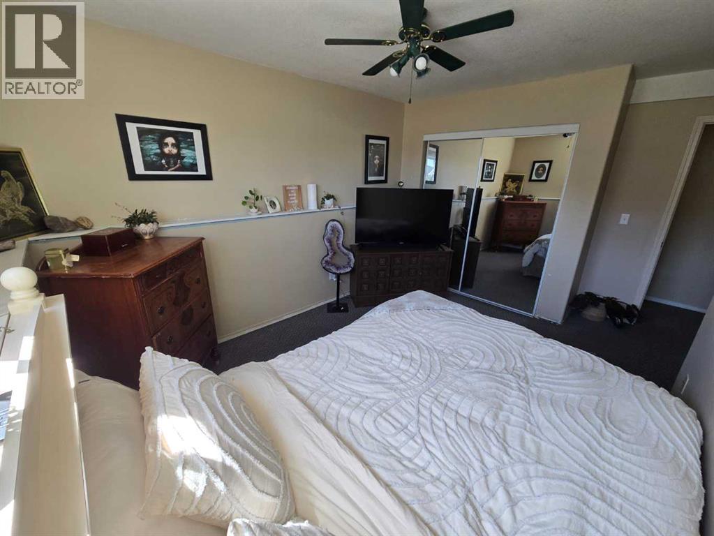 7021 Deer Street, Lacombe