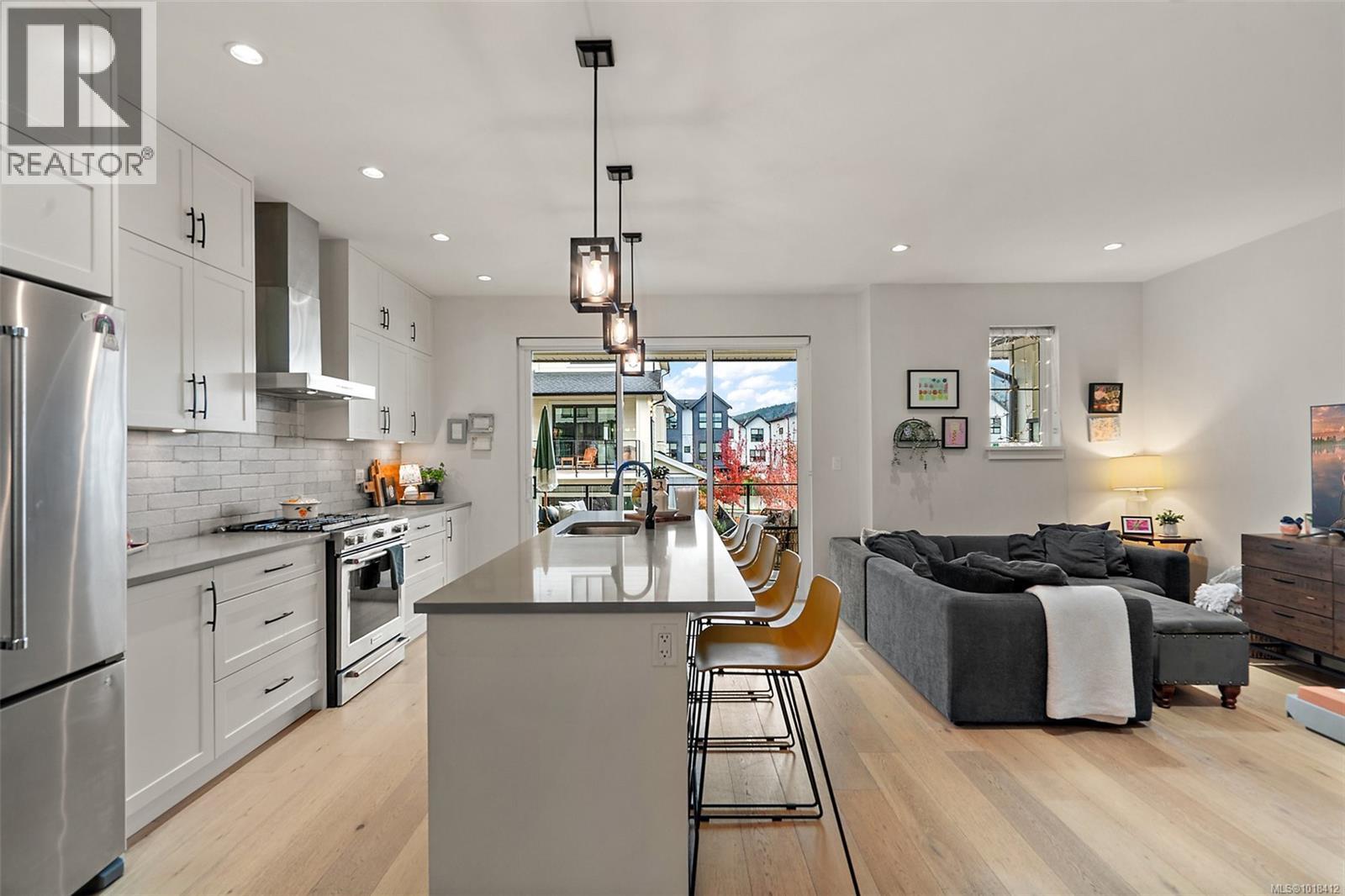 112 2990 Burlington Crescent, Langford