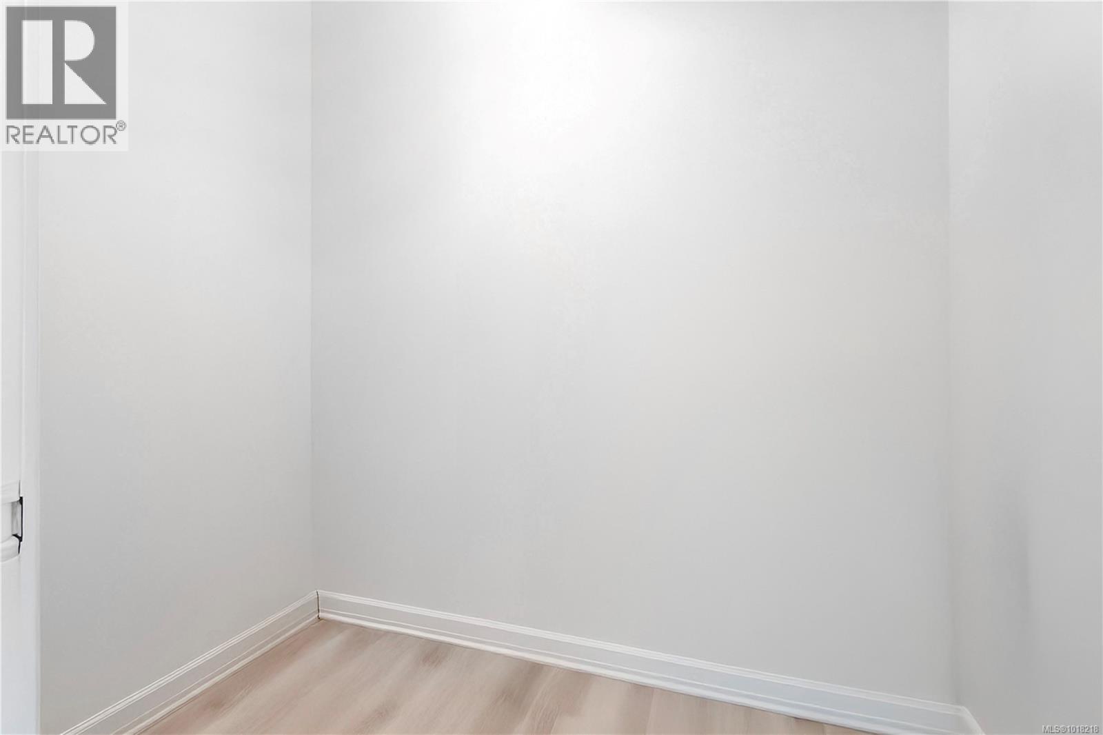 942 Market Street, Victoria