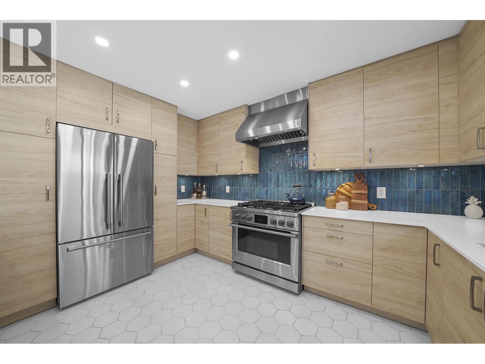 1412 HOPE ROAD, North Vancouver