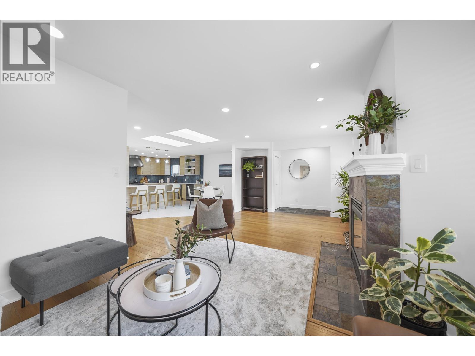 1412 HOPE ROAD, North Vancouver