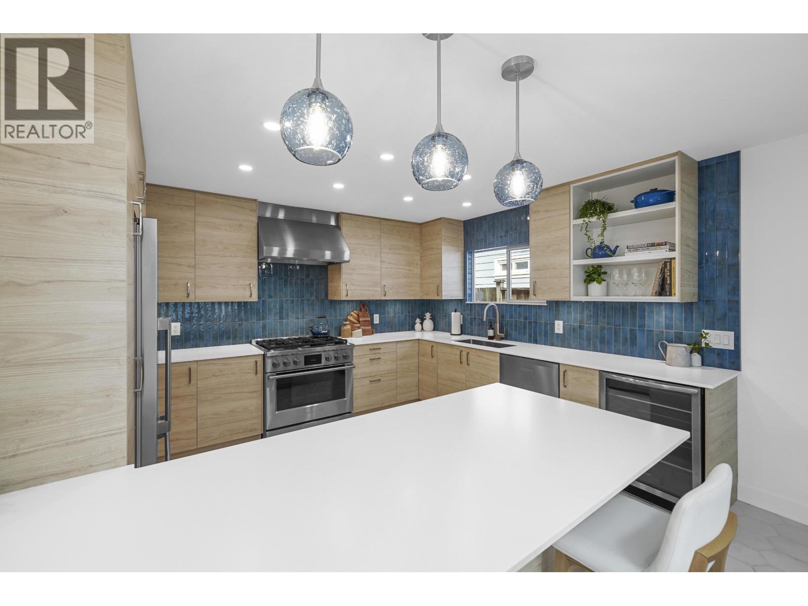 1412 HOPE ROAD, North Vancouver