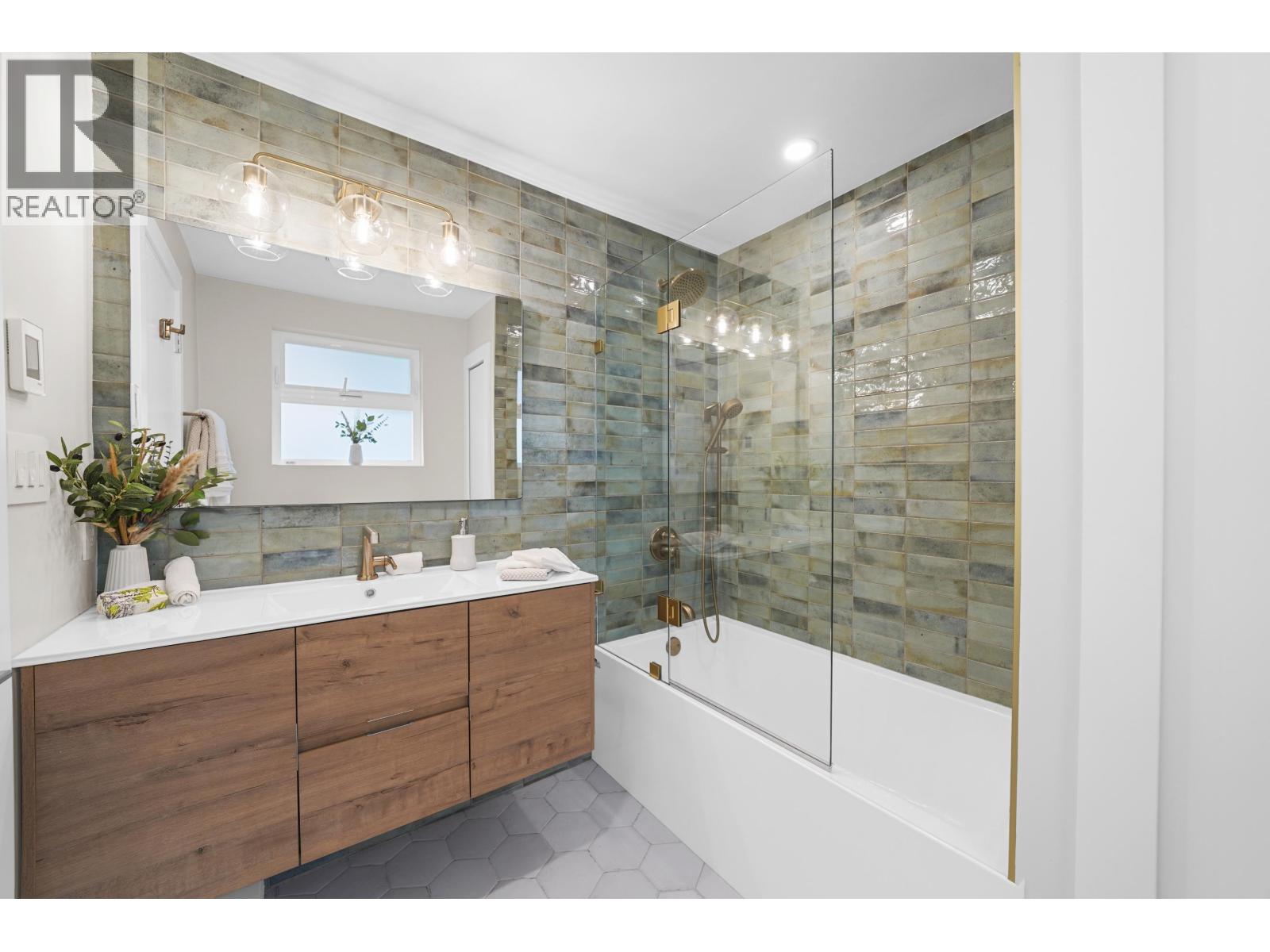 1412 HOPE ROAD, North Vancouver