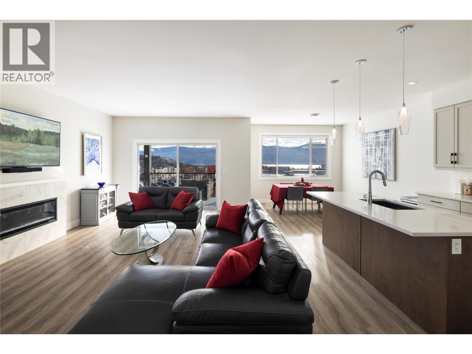  2363 Hawks Boulevard, West Kelowna