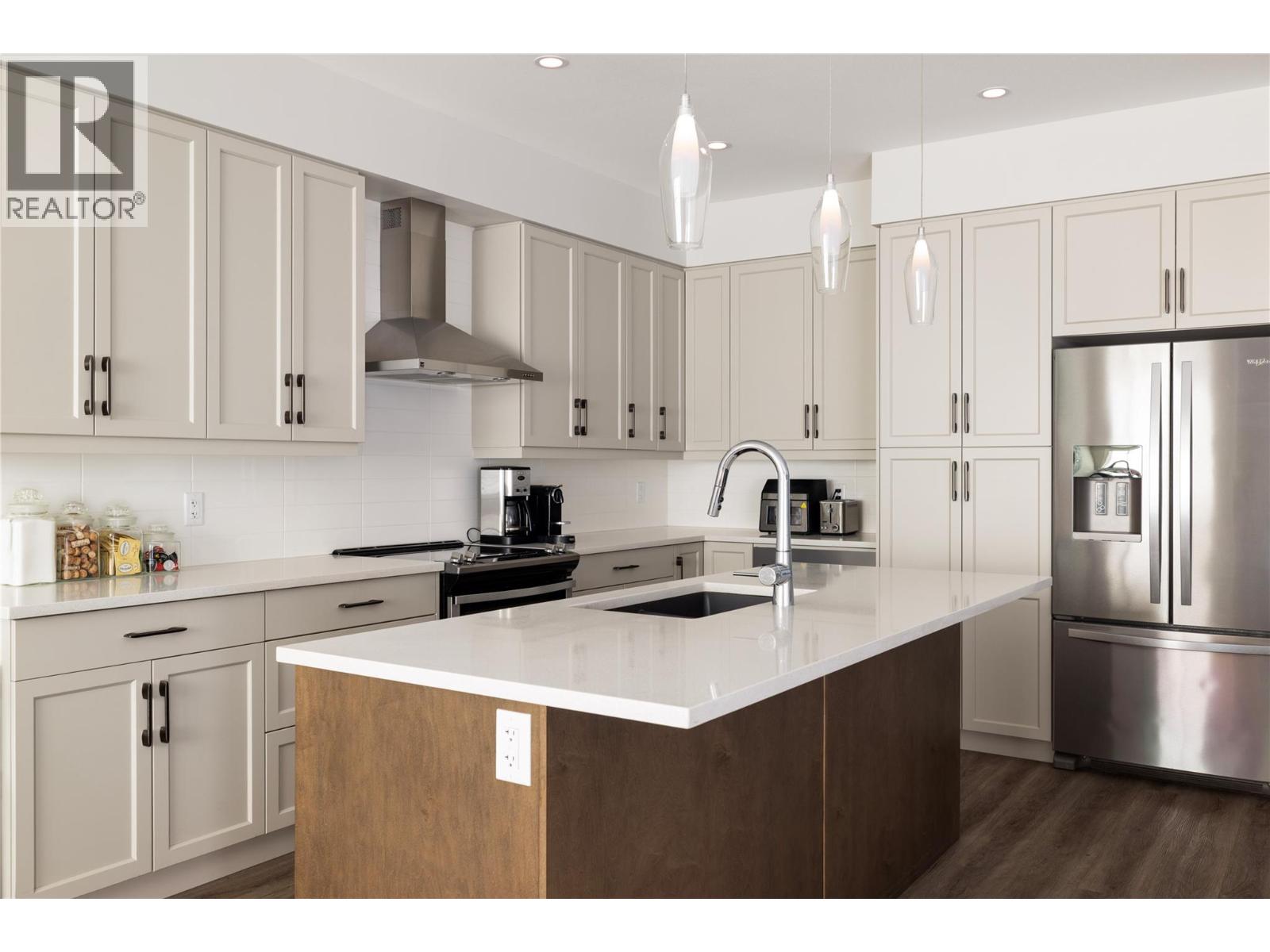  2363 Hawks Boulevard, West Kelowna