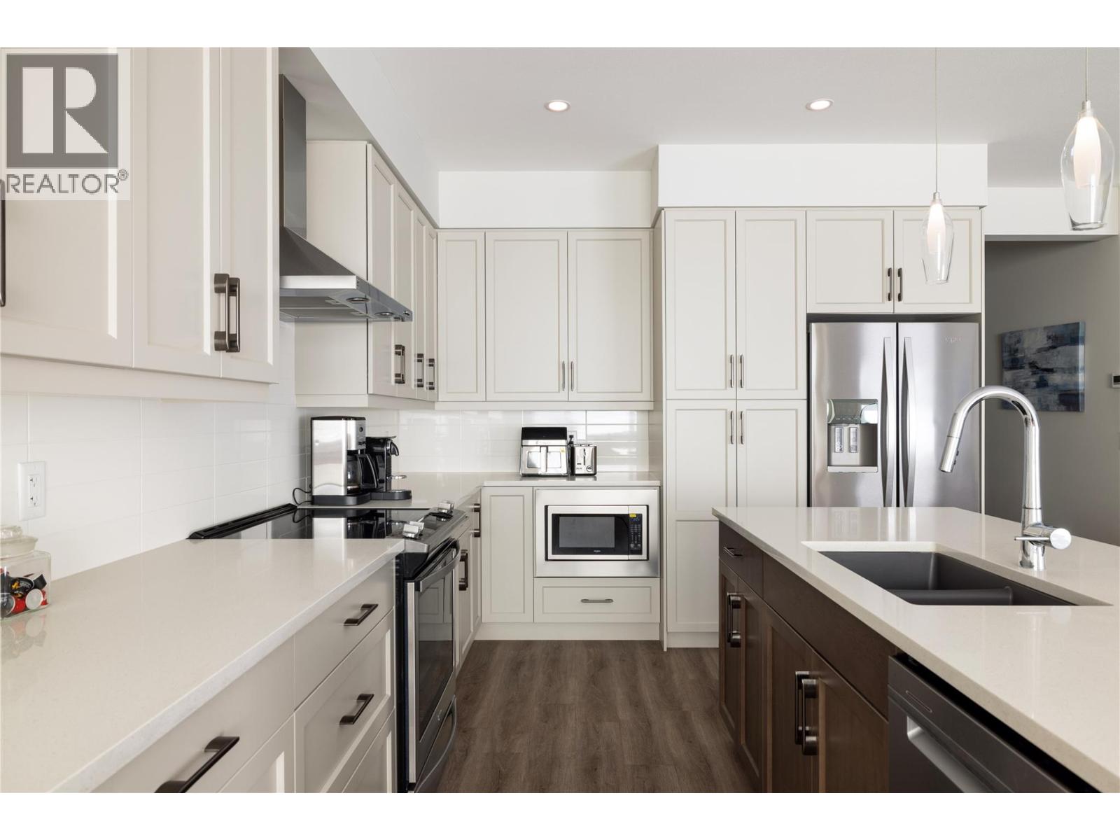  2363 Hawks Boulevard, West Kelowna