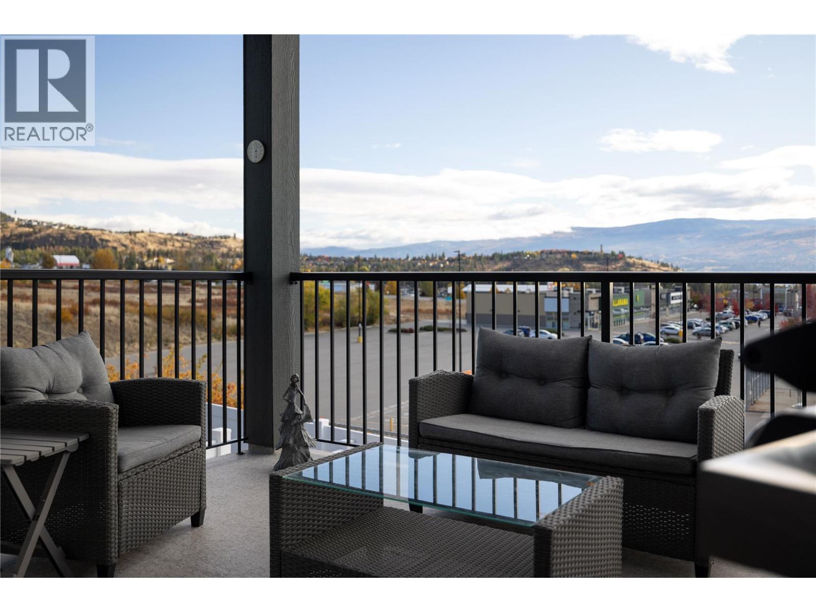  2363 Hawks Boulevard, West Kelowna