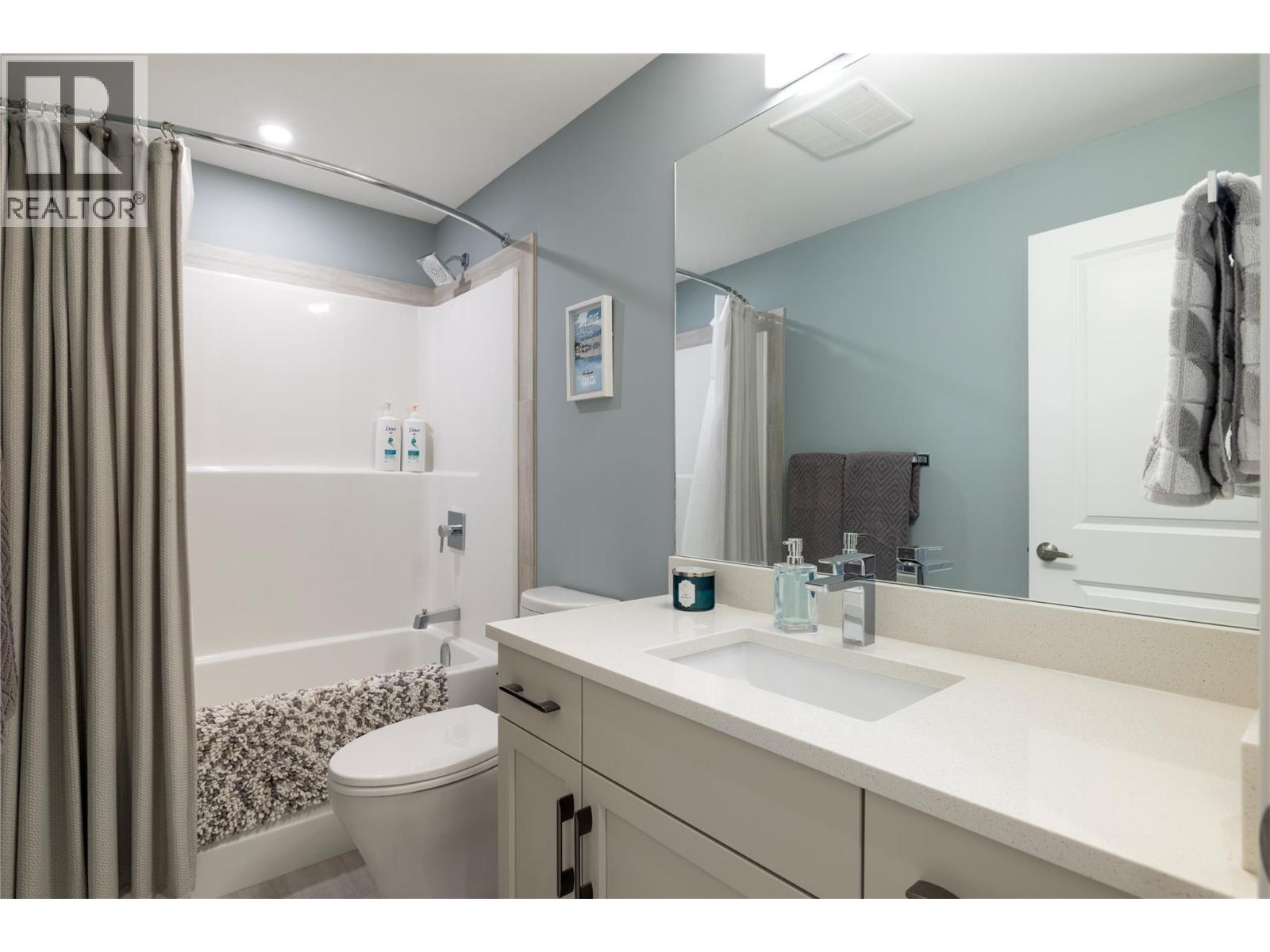  2363 Hawks Boulevard, West Kelowna