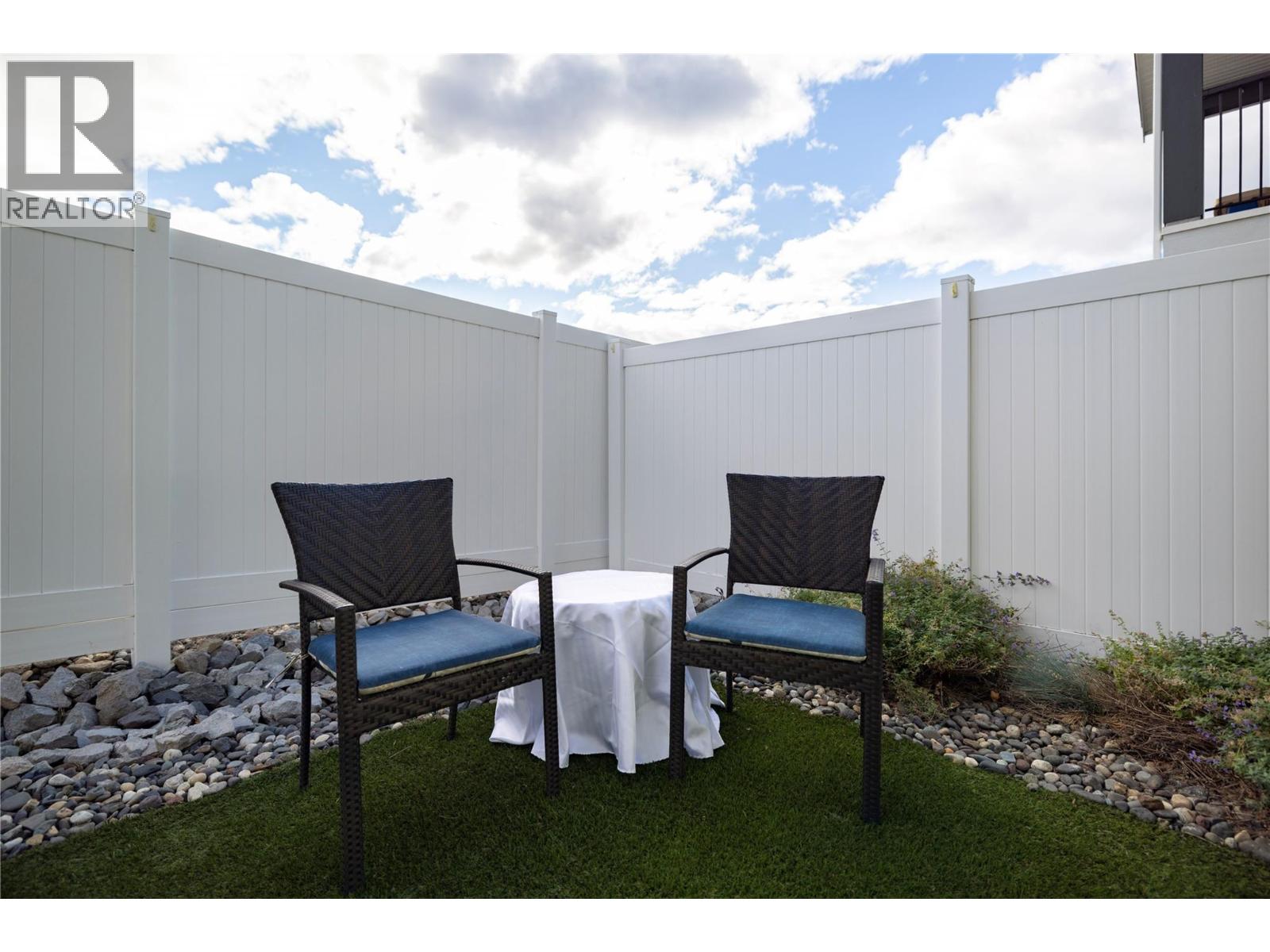  2363 Hawks Boulevard, West Kelowna