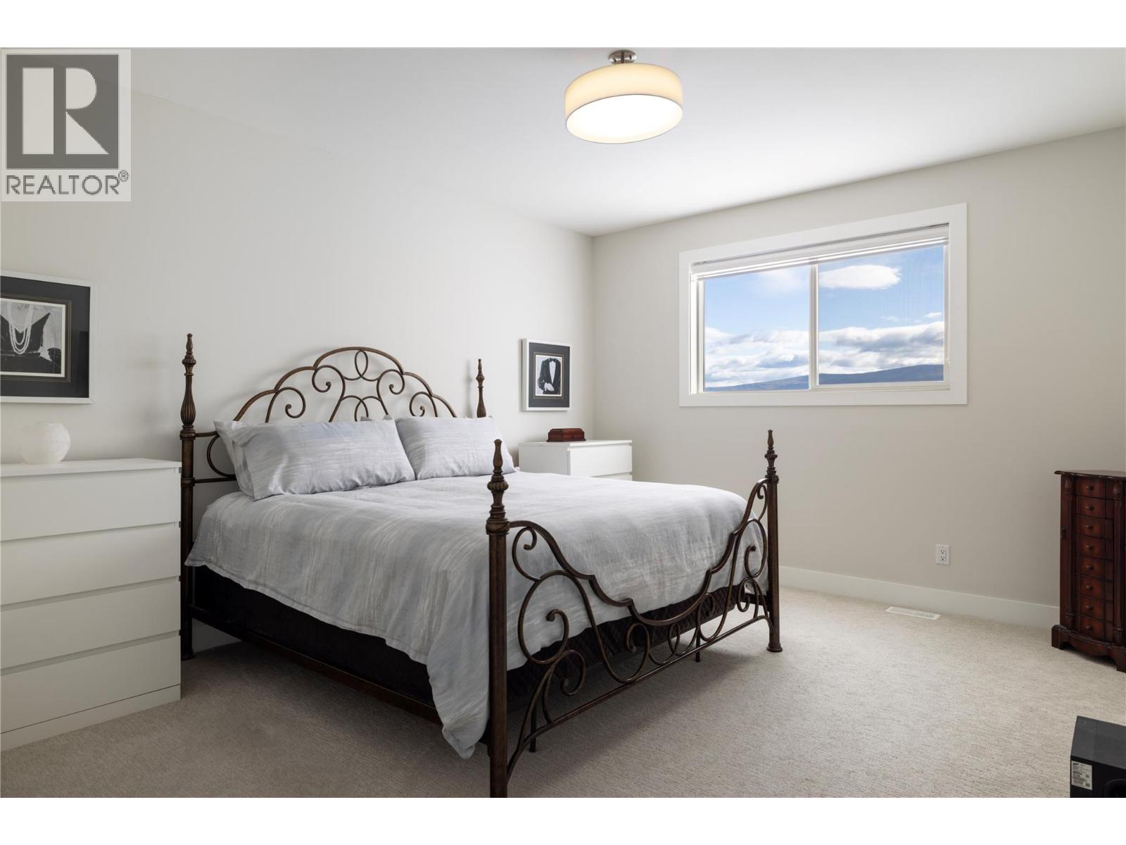  2363 Hawks Boulevard, West Kelowna