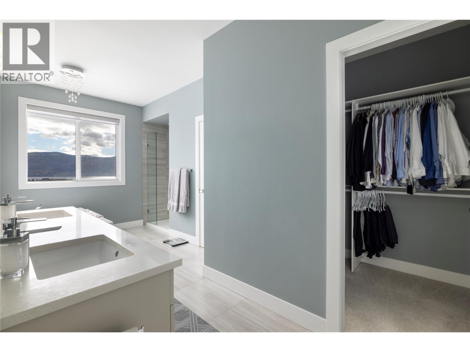  2363 Hawks Boulevard, West Kelowna