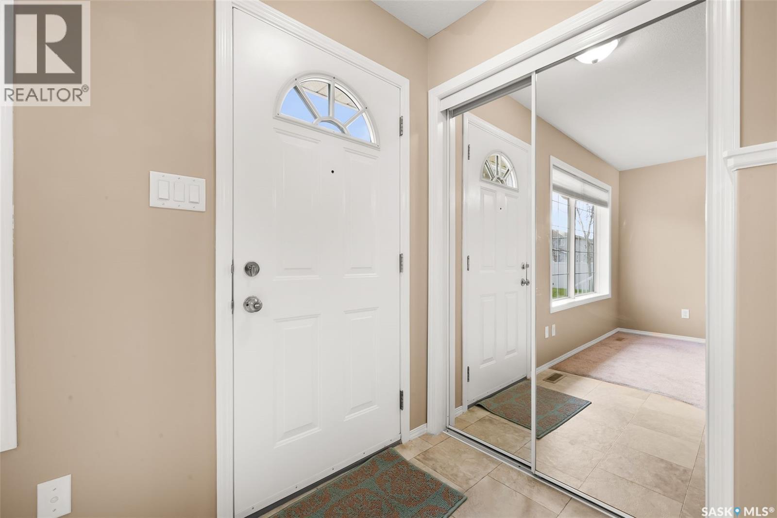 Single Family House 2 Level for Sale in  Cranbourn CRESCENT Regina 