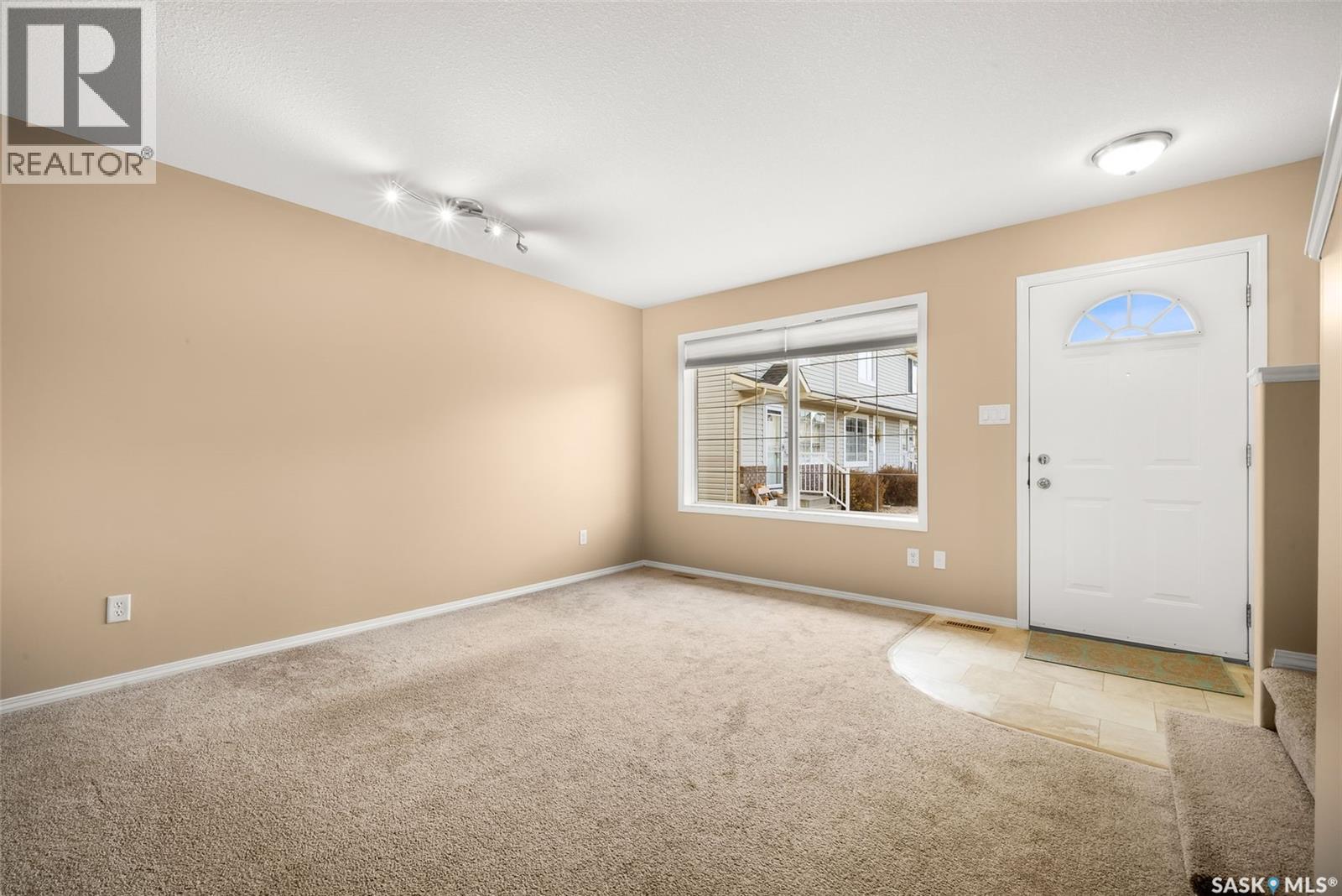 Single Family House 2 Level for Sale in  Cranbourn CRESCENT Regina 