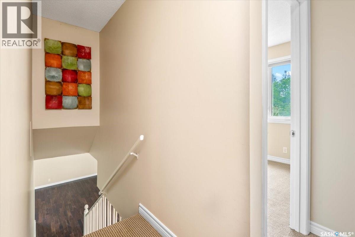 Single Family House 2 Level for Sale in  Lowry PLACE Regina 