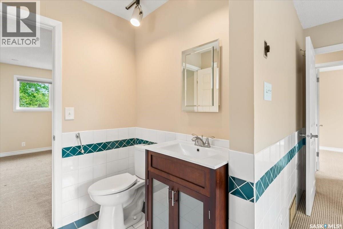 Single Family House 2 Level for Sale in  Lowry PLACE Regina 