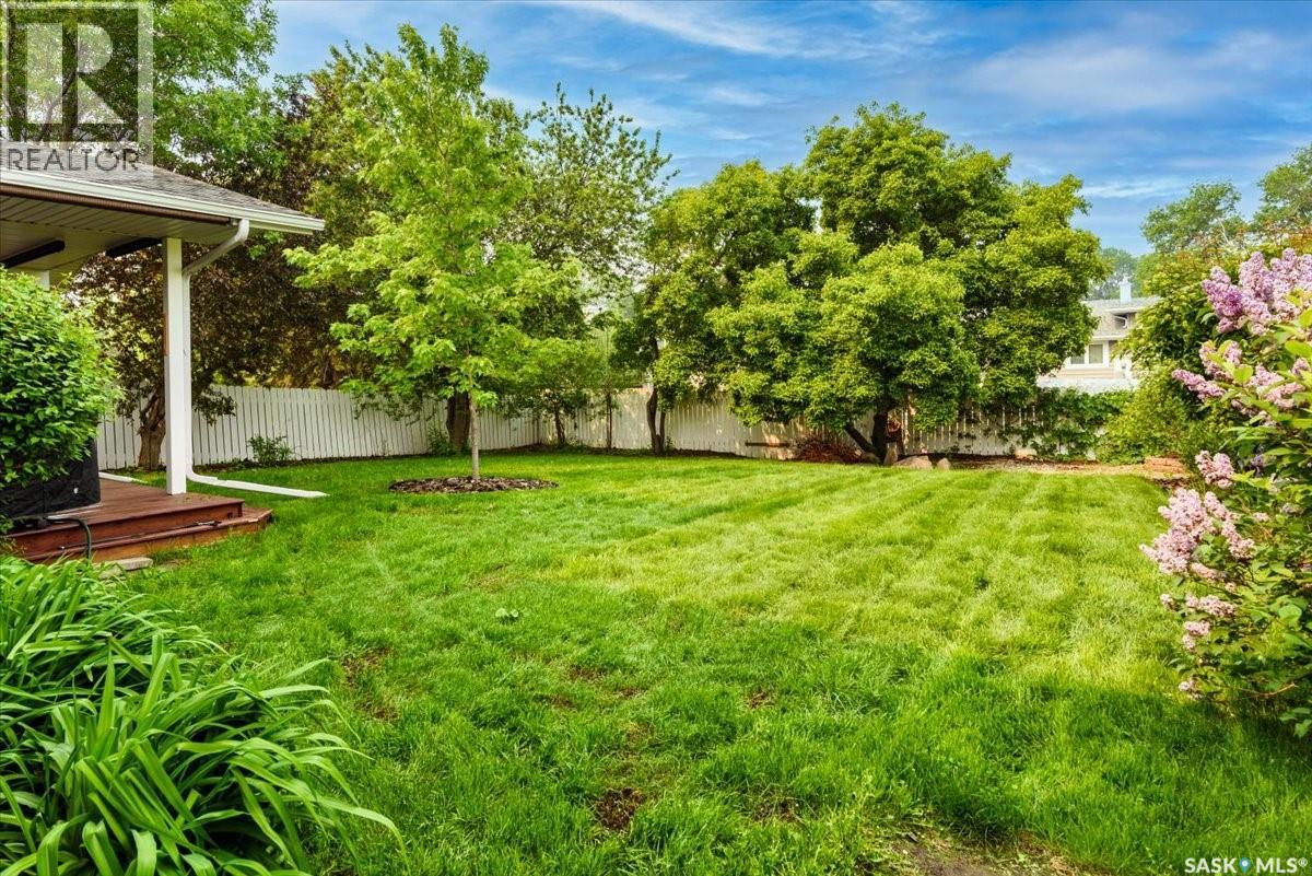 Single Family House 2 Level for Sale in  Lowry PLACE Regina 