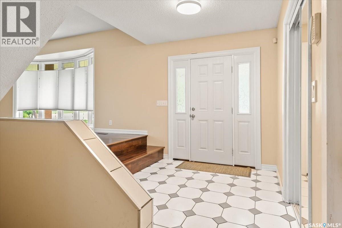 Single Family House 2 Level for Sale in  Lowry PLACE Regina 