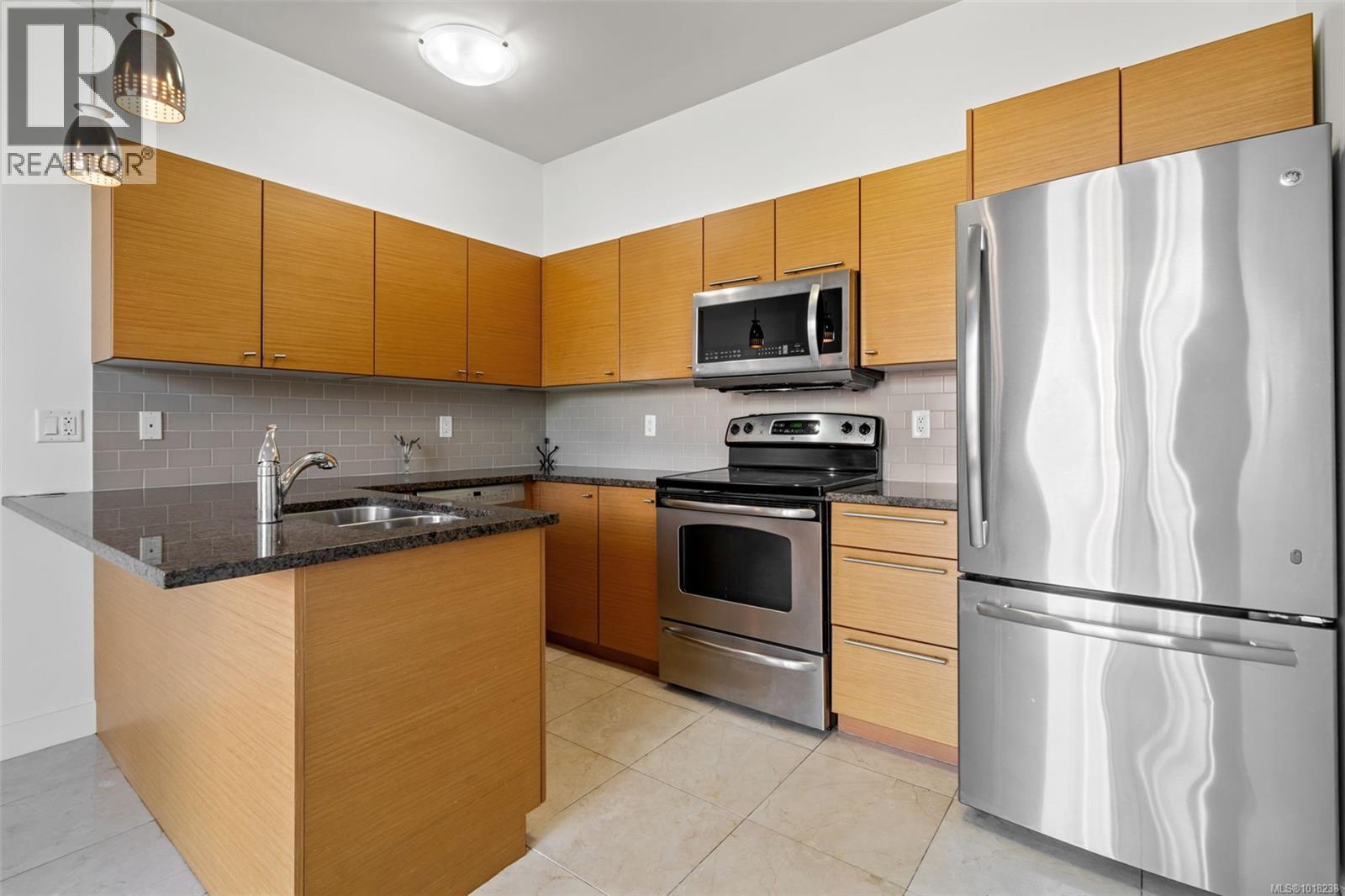 410 1315 Esquimalt Rd, Esquimalt