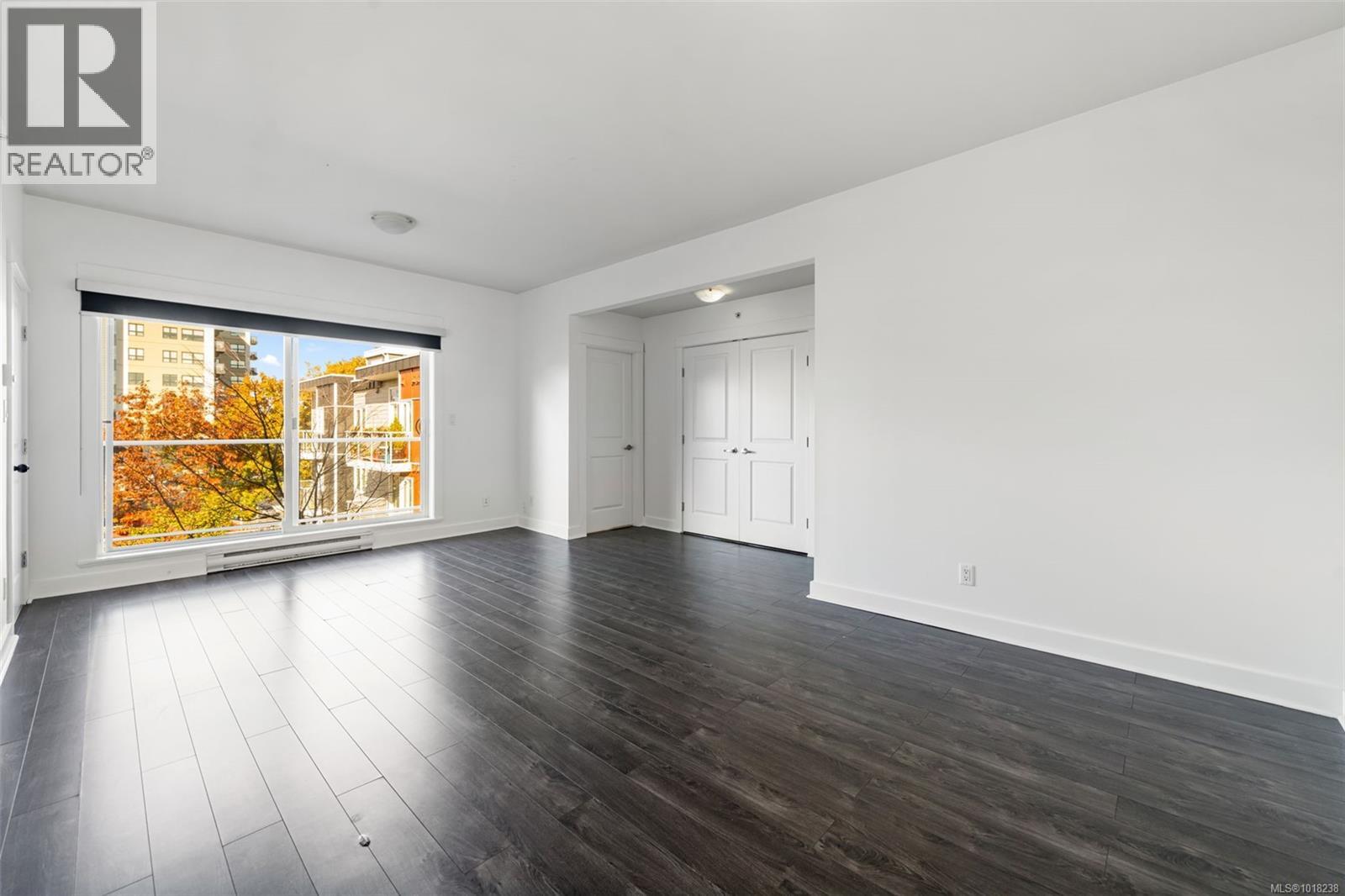 410 1315 Esquimalt Rd, Esquimalt