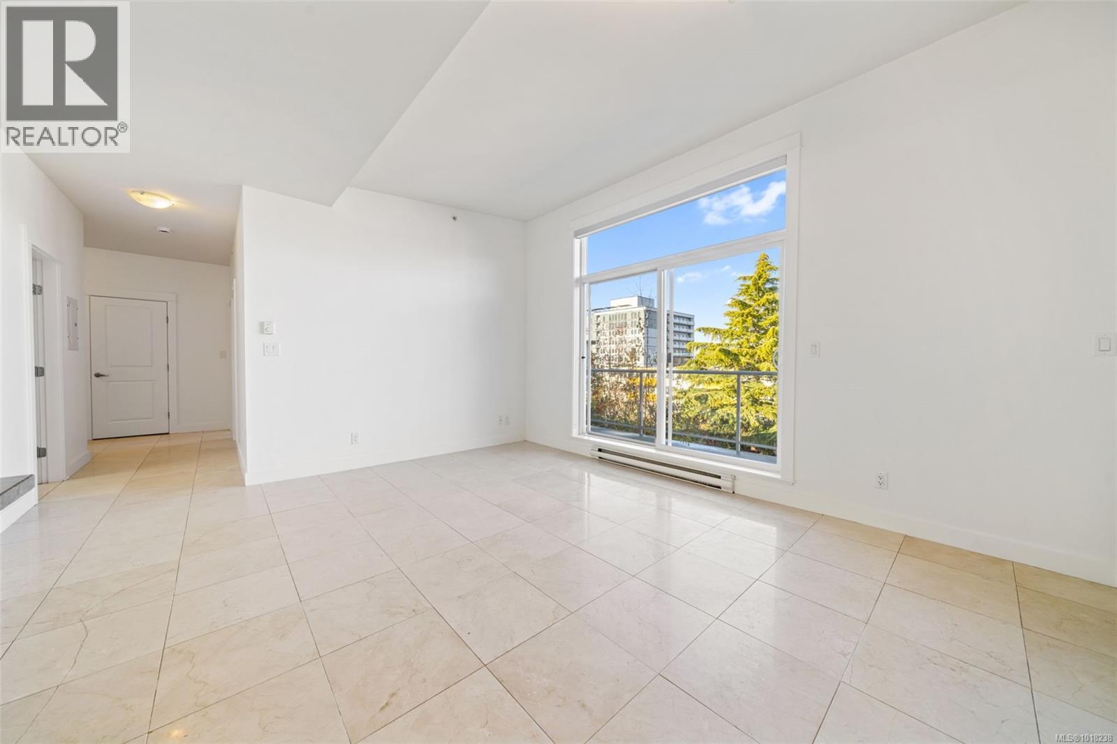 410 1315 Esquimalt Rd, Esquimalt