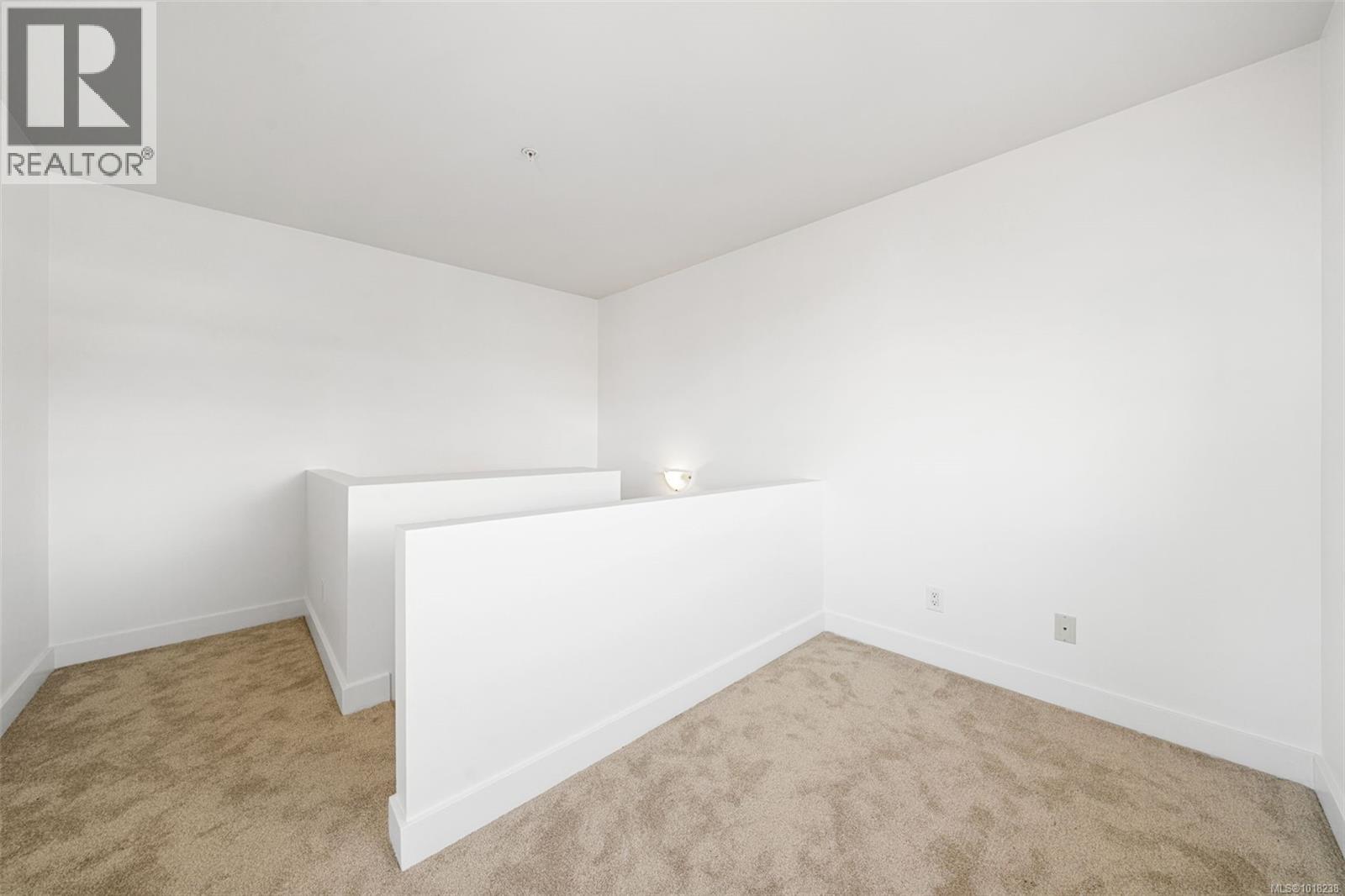 410 1315 Esquimalt Rd, Esquimalt