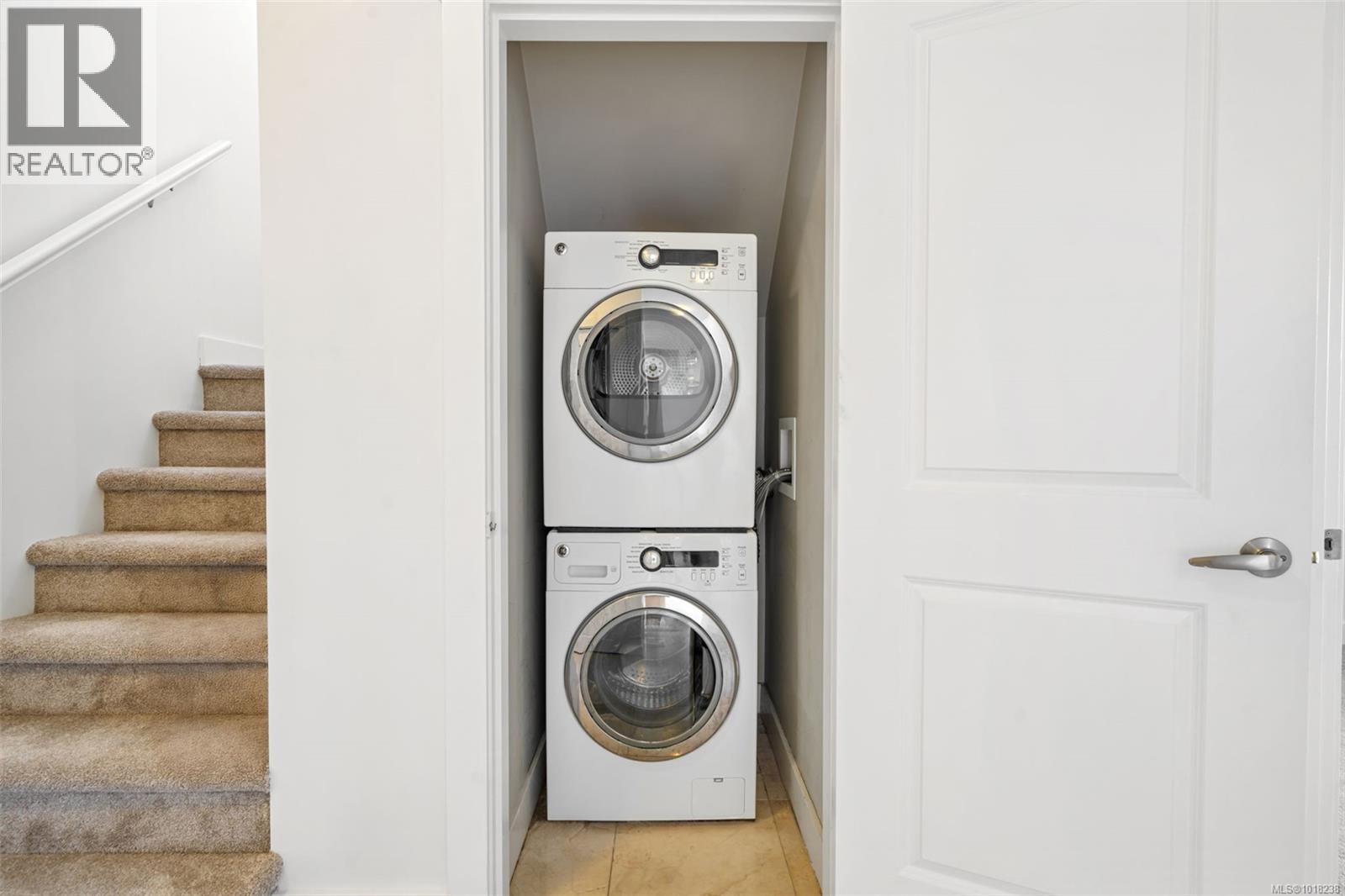 410 1315 Esquimalt Rd, Esquimalt