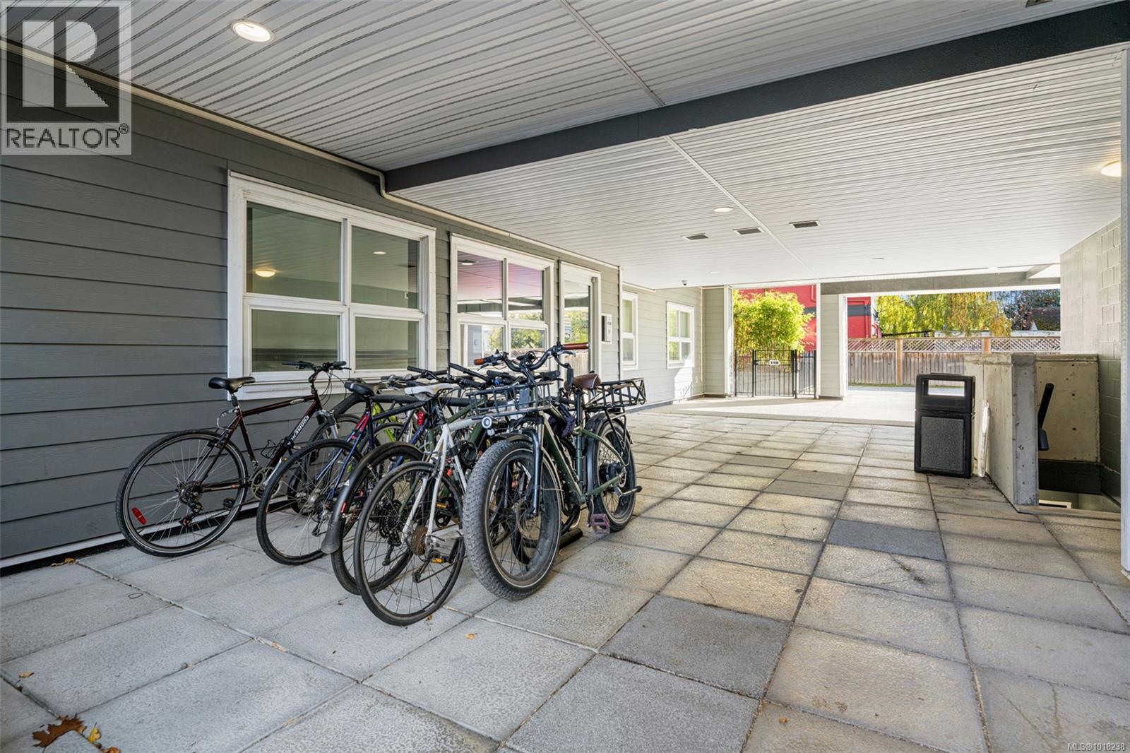 410 1315 Esquimalt Rd, Esquimalt