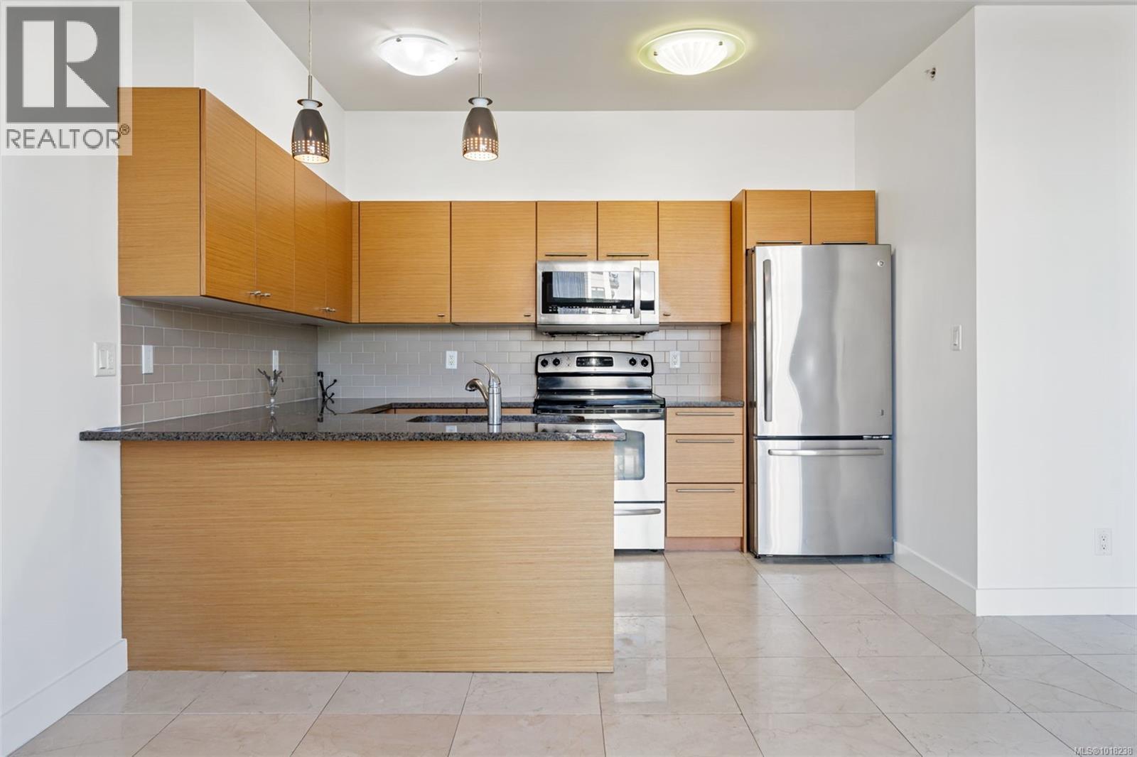 410 1315 Esquimalt Rd, Esquimalt