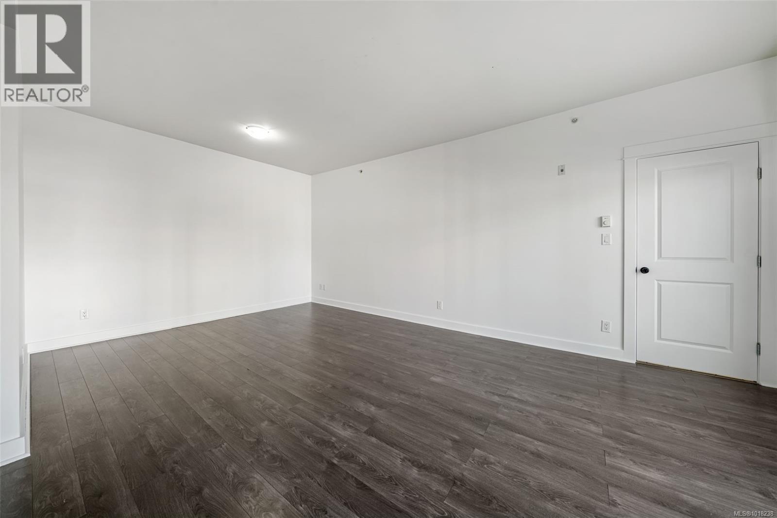 410 1315 Esquimalt Rd, Esquimalt