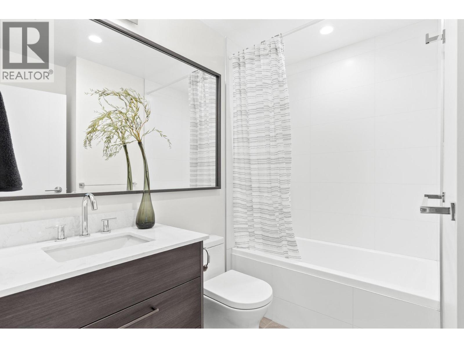 2305 1181 Sunset Drive, Kelowna