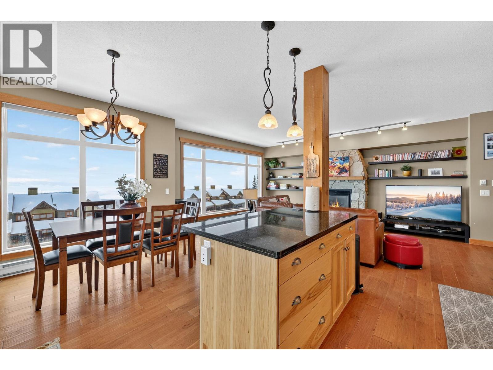 203 315 Whitehorse Lane, Big White