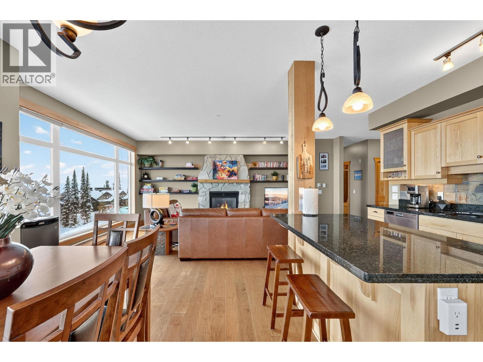 203 315 Whitehorse Lane, Big White