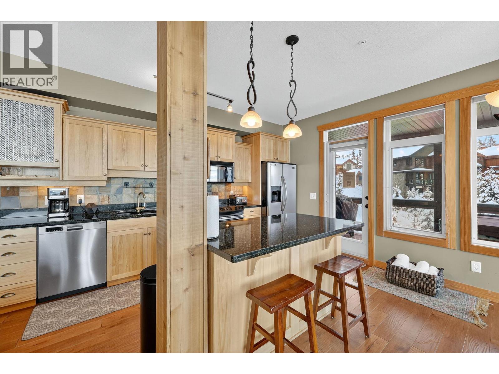 203 315 Whitehorse Lane, Big White