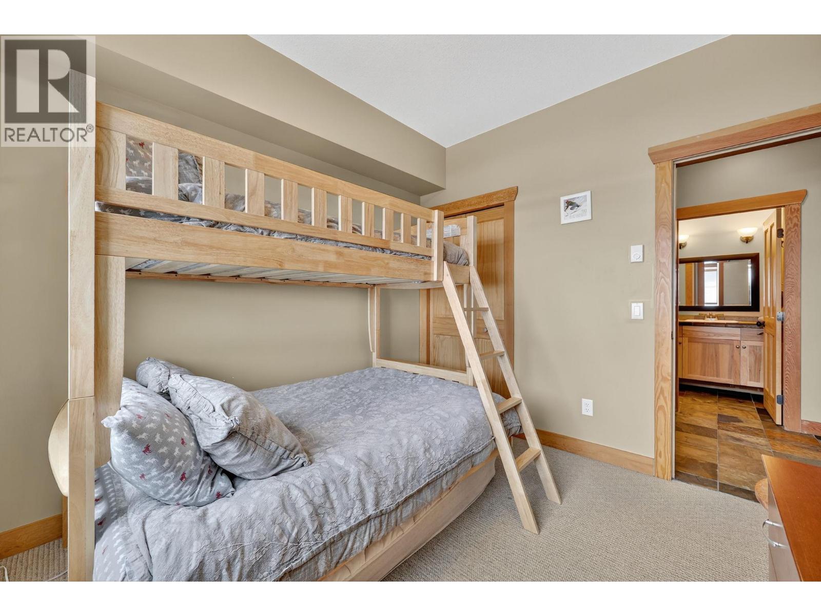 203 315 Whitehorse Lane, Big White