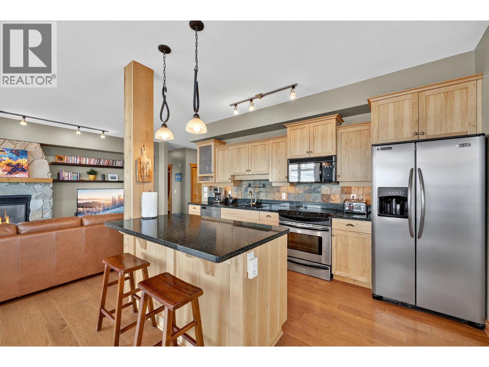 203 315 Whitehorse Lane, Big White