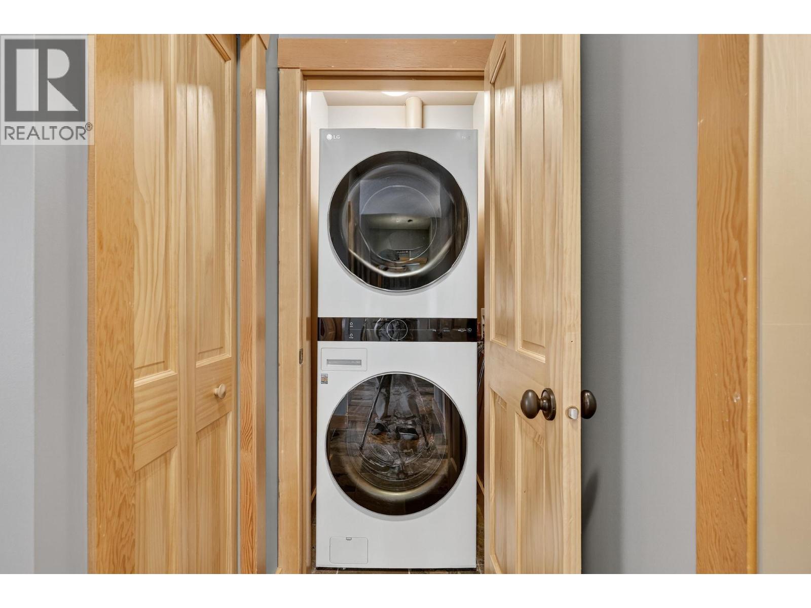 203 315 Whitehorse Lane, Big White