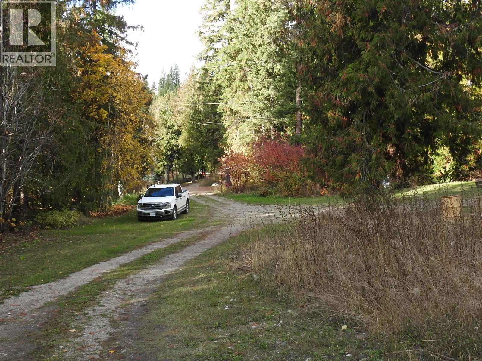 50 East Poirier Road, Mara