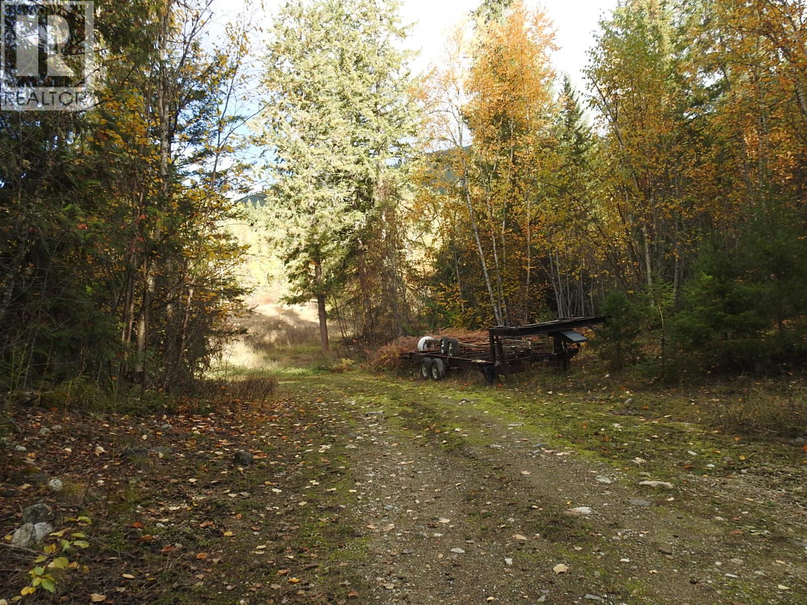 50 East Poirier Road, Mara