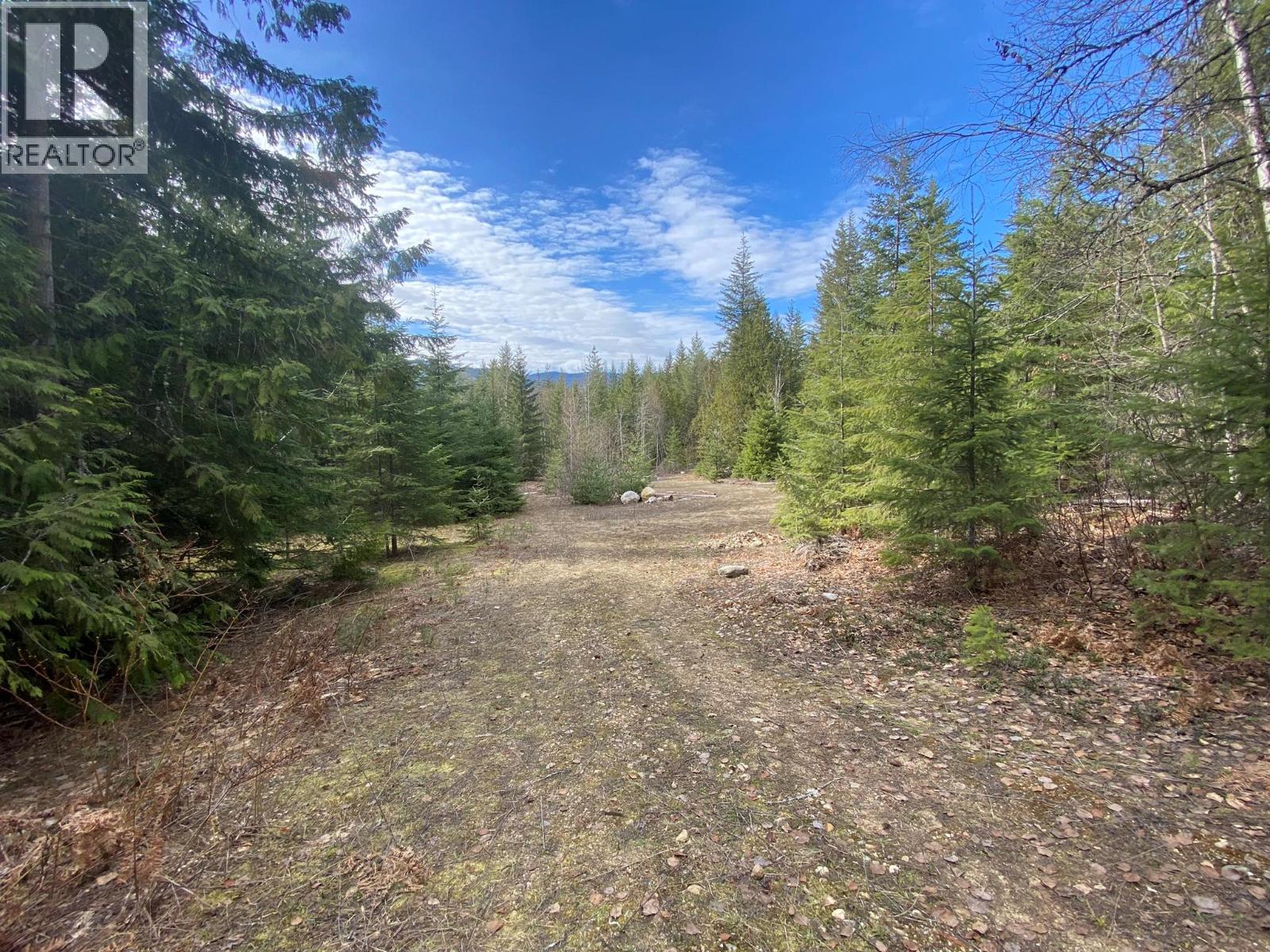 50 East Poirier Road, Mara