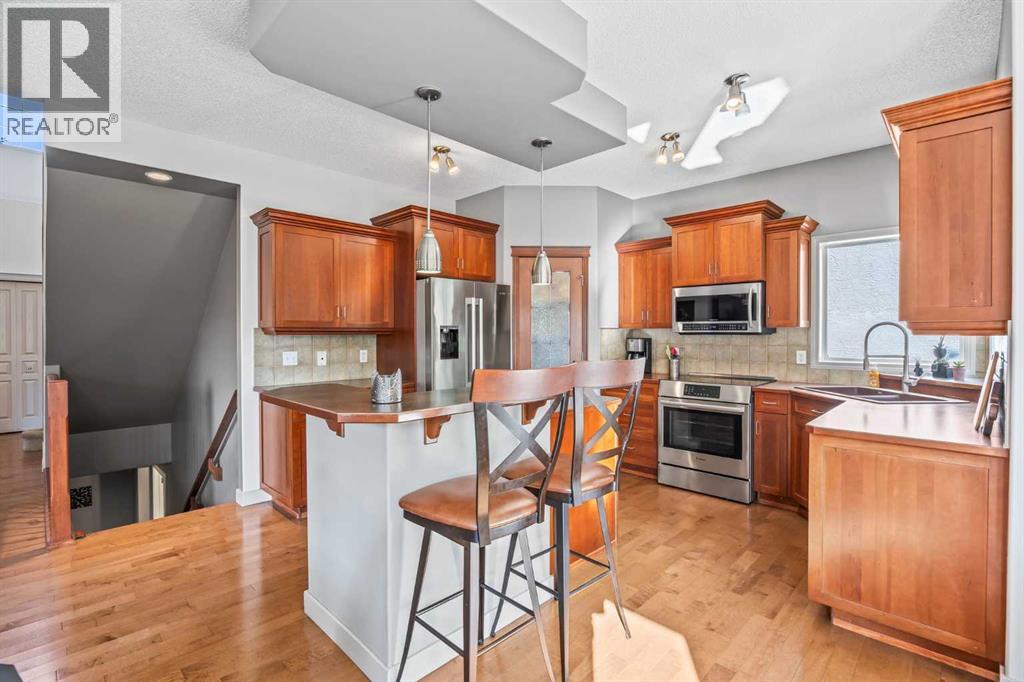 Single Family House for Sale in  Tuscany Drive NW Tuscany Calgary 