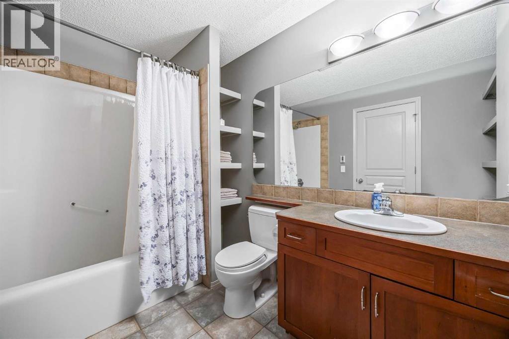 Single Family House for Sale in  Tuscany Drive NW Tuscany Calgary 