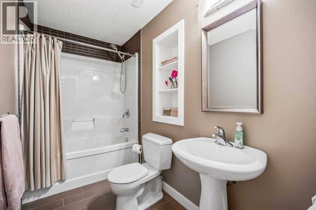 Single Family House for Sale in  Tuscany Drive NW Tuscany Calgary 