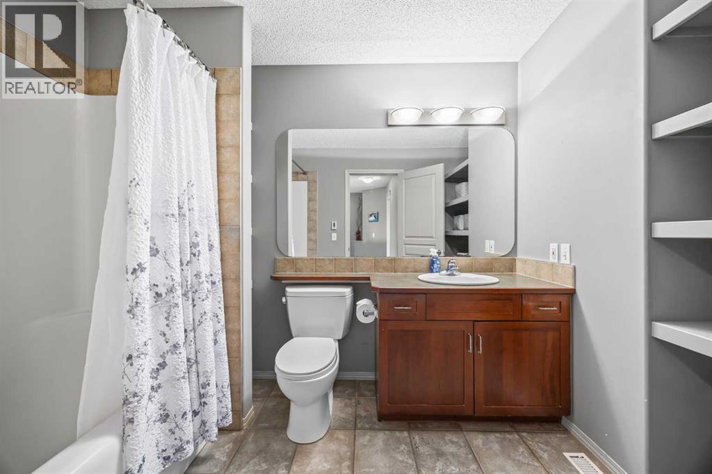 Single Family House for Sale in  Tuscany Drive NW Tuscany Calgary 