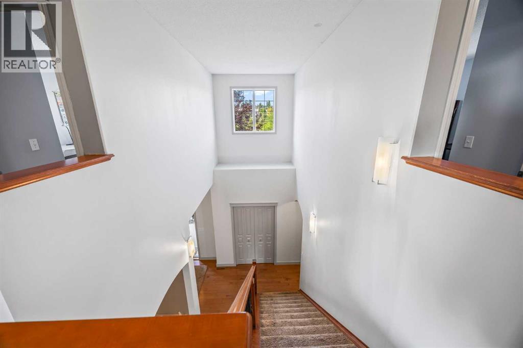 Single Family House for Sale in  Tuscany Drive NW Tuscany Calgary 