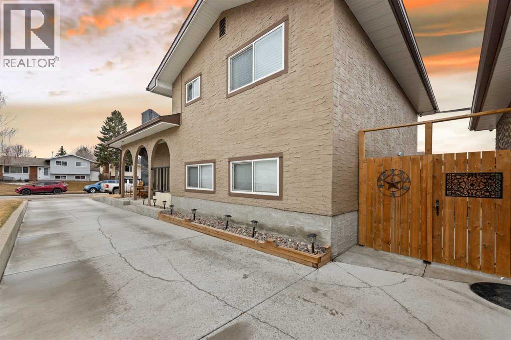 Single Family House 4 Level for Sale in   Avenue NE Pineridge Calgary 