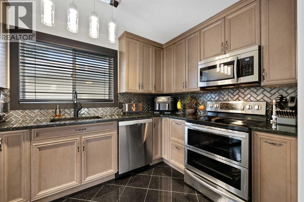 Single Family House 4 Level for Sale in   Avenue NE Pineridge Calgary 