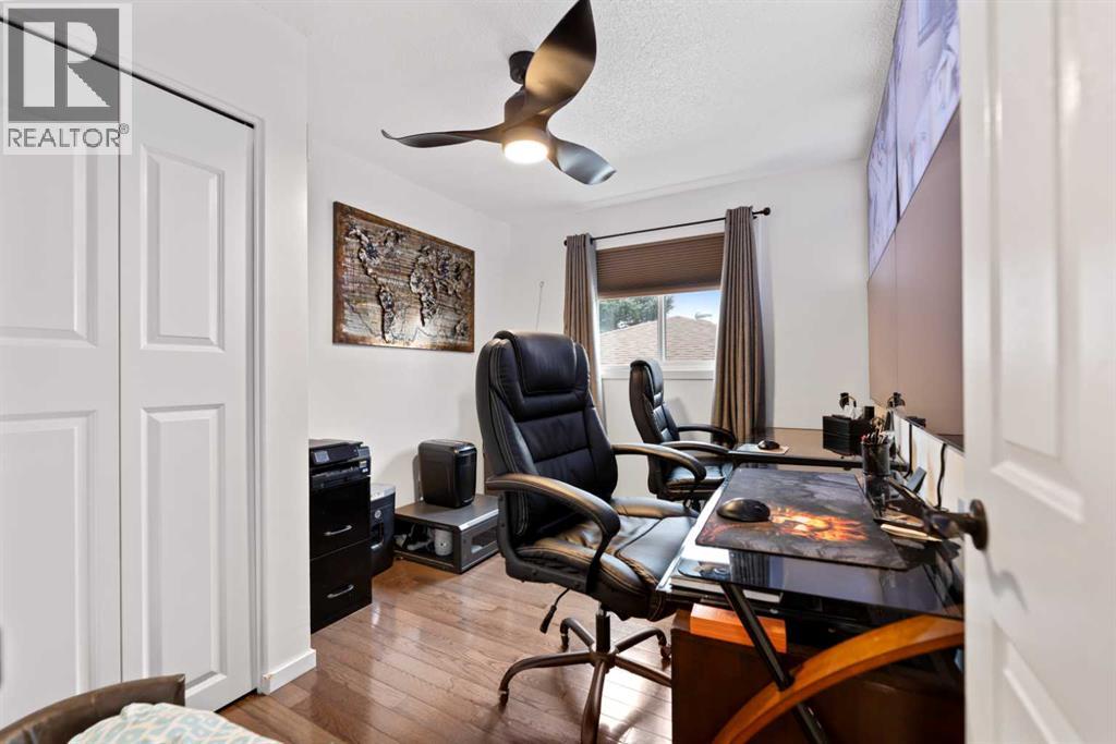 Single Family House 4 Level for Sale in   Avenue NE Pineridge Calgary 